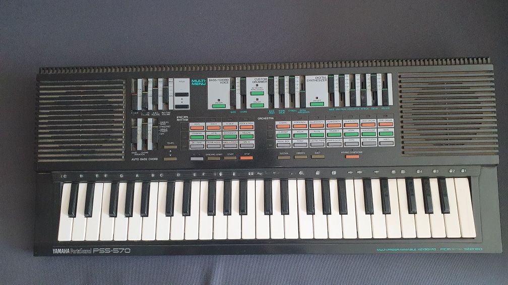 Keyboard Yamaha Pss-570