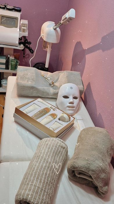 Aluguer mesa manicure ou gabinete de estetica