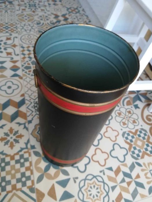 Suporte guarda-chuvas , pintado a mão