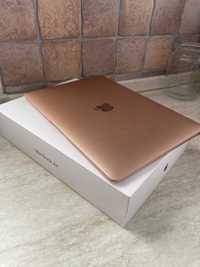 MacBook Retina, 13-inch, 2018  (13.3 Gold/1.6GHz/16GB/256GB)