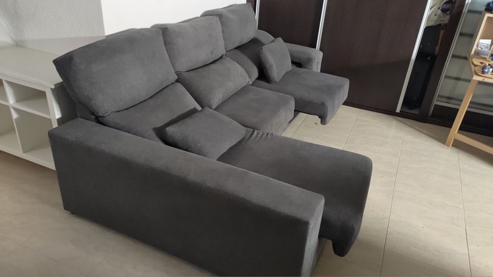 Sofá com chaise long