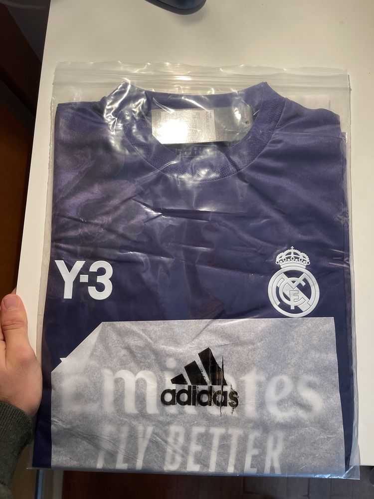 Camisola de futbol real madrid roxa versão exclusiva Y3