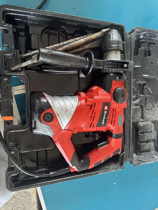 Vendo varias maquinas de construcao