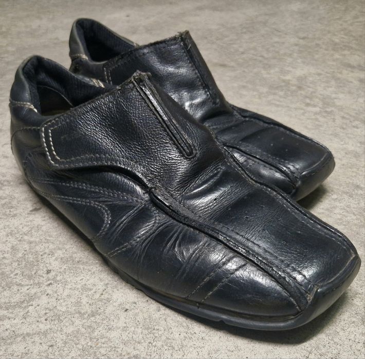 Sapatos tênis sandálias de homem com uso raramente
N 45 pele natural
C