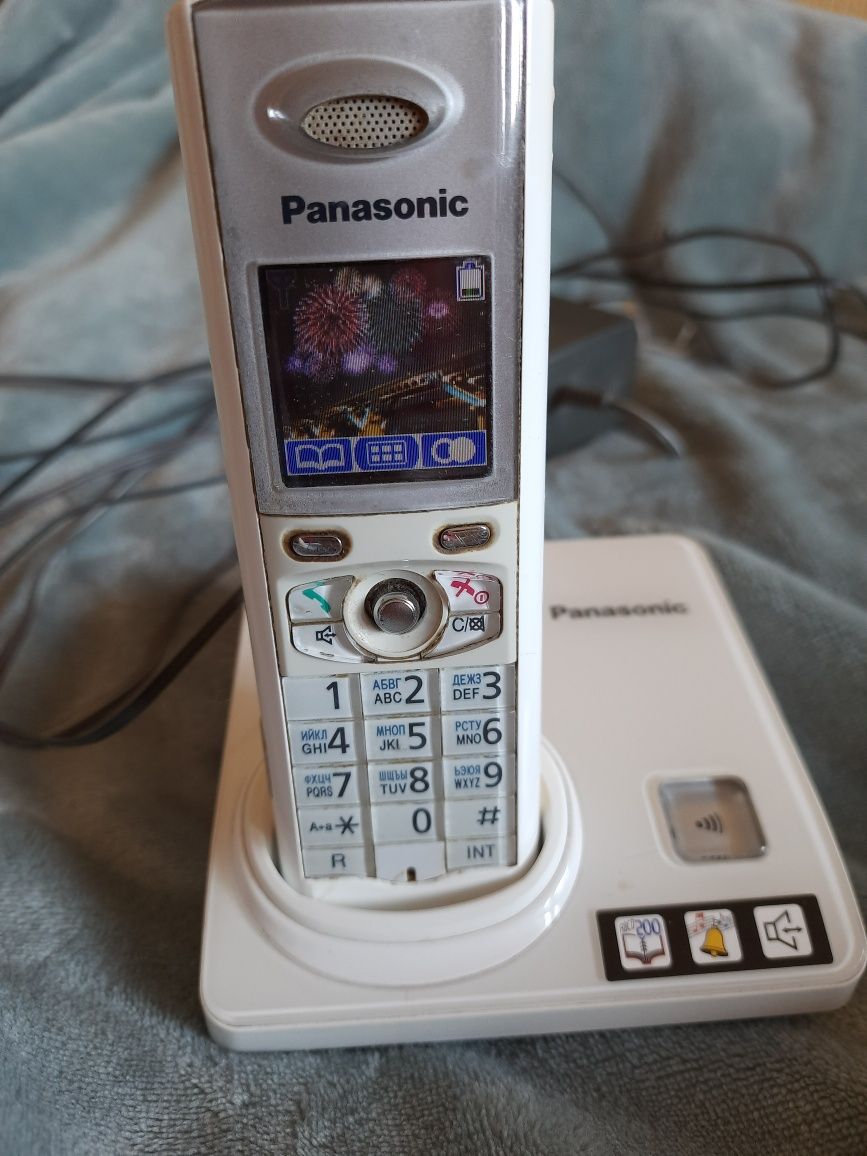 Panasonic KX-TG8207  PANASONIC KX-TS2356UA: