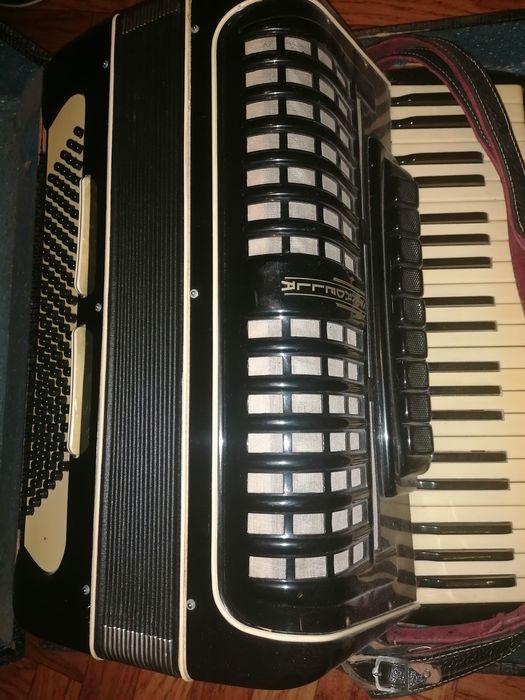 Аккордеон немецкий STRADELLA