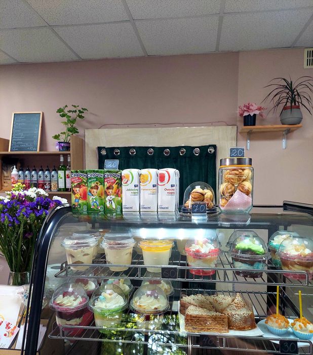 Кондитерська вітрина, вітрина для кав'ярні