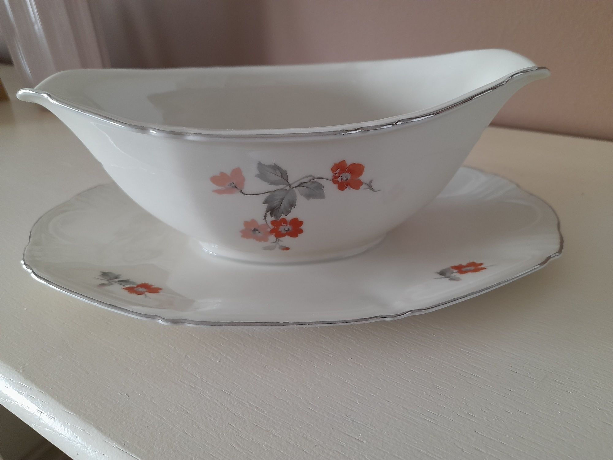 Porcelanowa sosjerka vintage Czechoslovakia