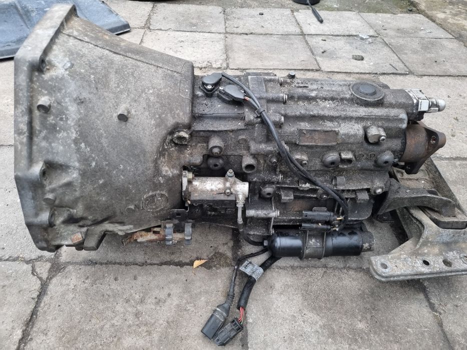 BMW E60 E61 E63 E64 545i 645ci 4.4L V8 skrzynia manual 6b SMG GS6S53BZ