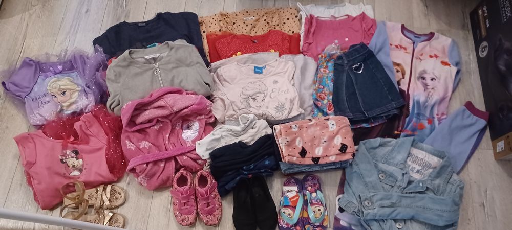 Paka ciuchów dziewczynka 122/128