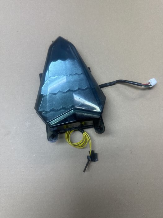 Yamaha R6 RJ11 Lampa Tył Tylna