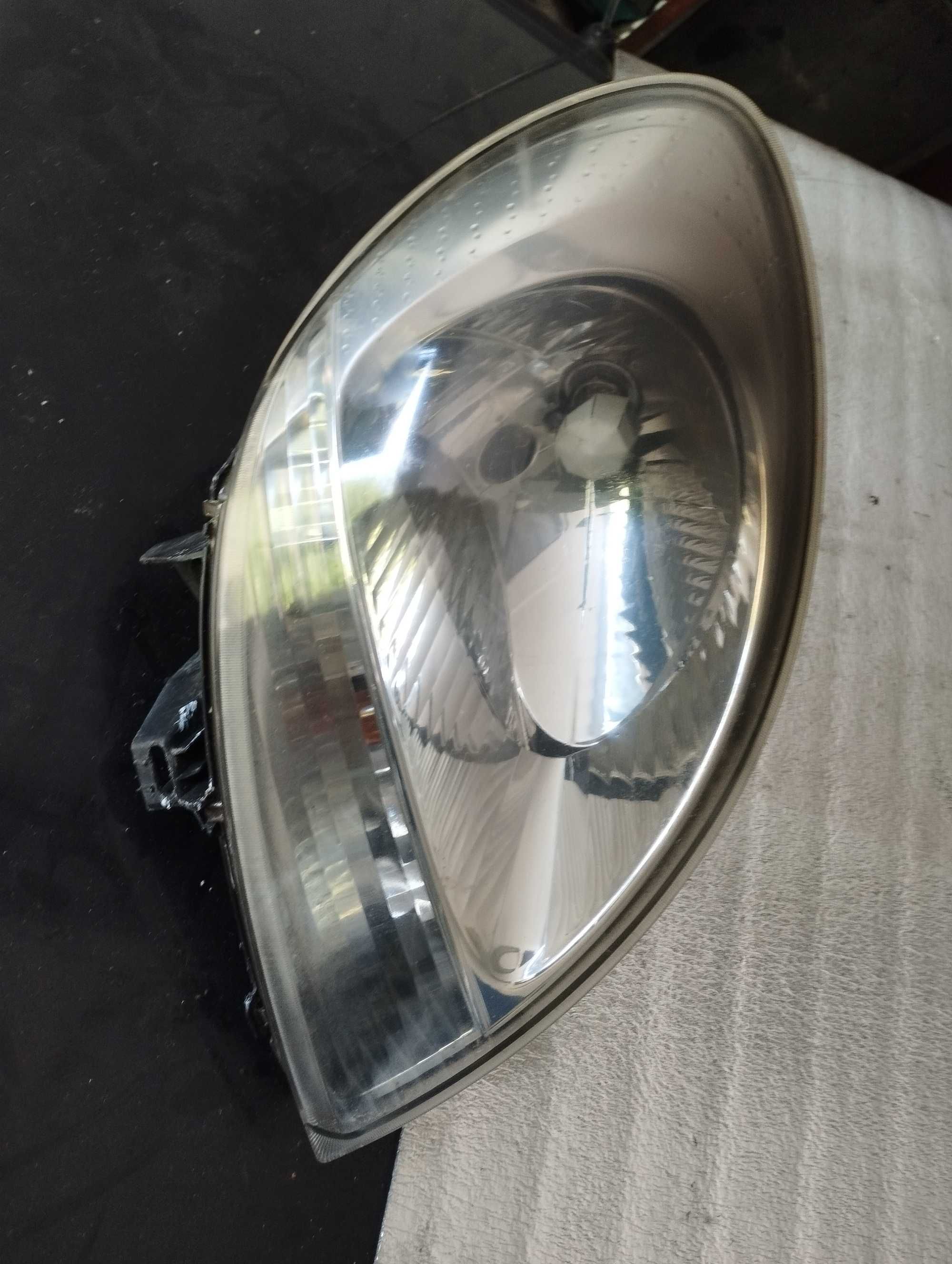 Lampa Prawa  Citroen Berlingo 1 Lift