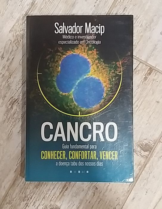 Livros variados em bom estado.