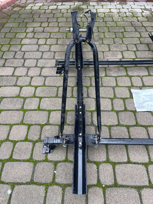 Bagażnik dachowy do Forda Focus C-Max z dwoma uchwytami rowerowymi