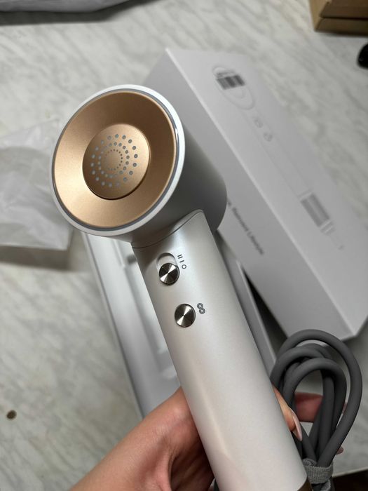 Suszarka do włosów jonowa , 4 tryby, kompaktowa i lekka, nowoczesna