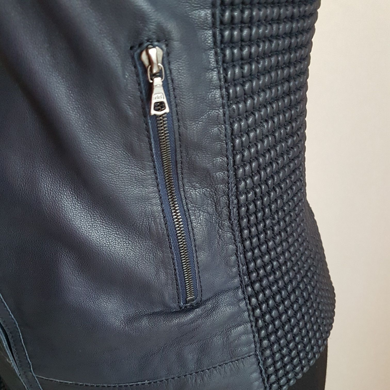 Куртка Hugo Boss S Оригинал