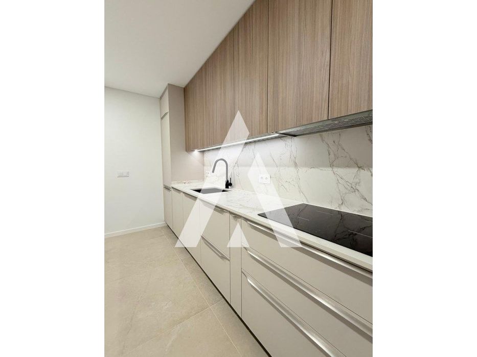 Moradia T4 nas Agras do Crasto em Aradas.