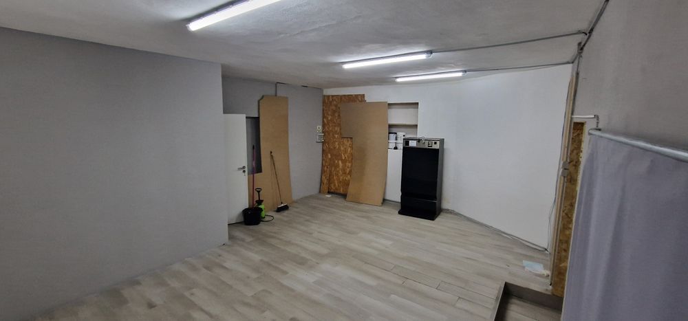 Espaço comercial /escritório [40m² c/ WC])