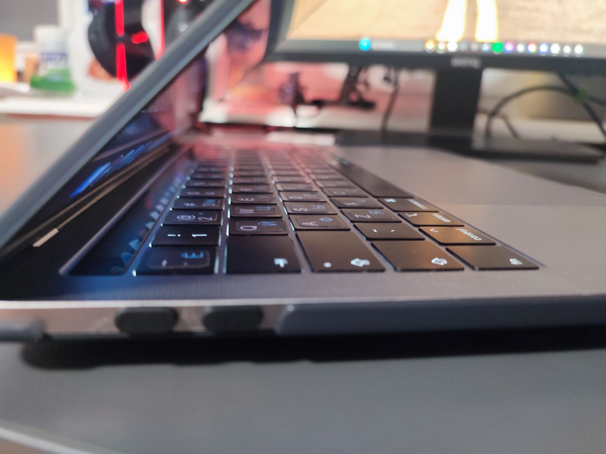 MacBook pro 13  JAK NOWY OPIS {a2159}  Nowe dodatki