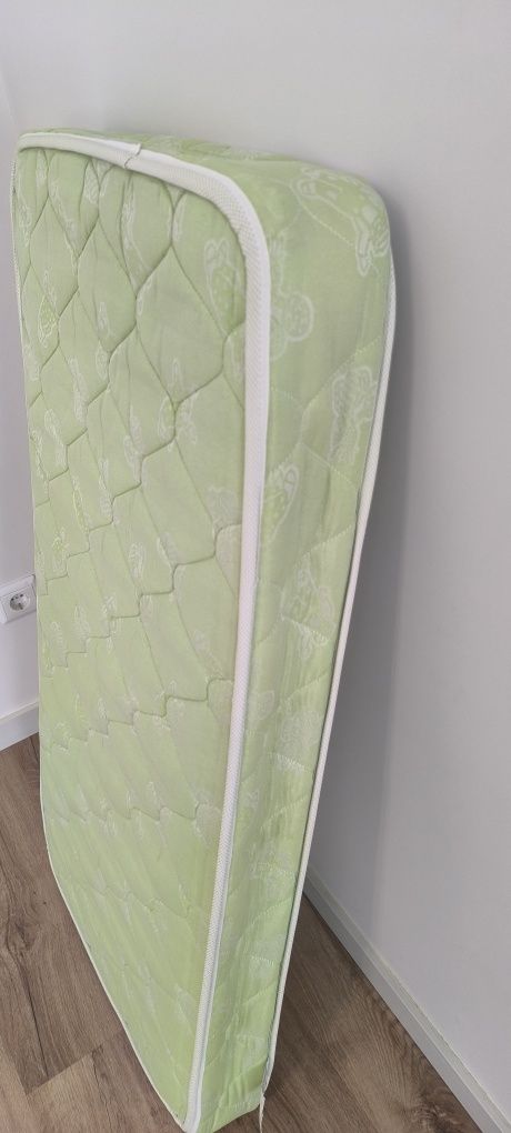 Cama de Bébé Marca "Trama"