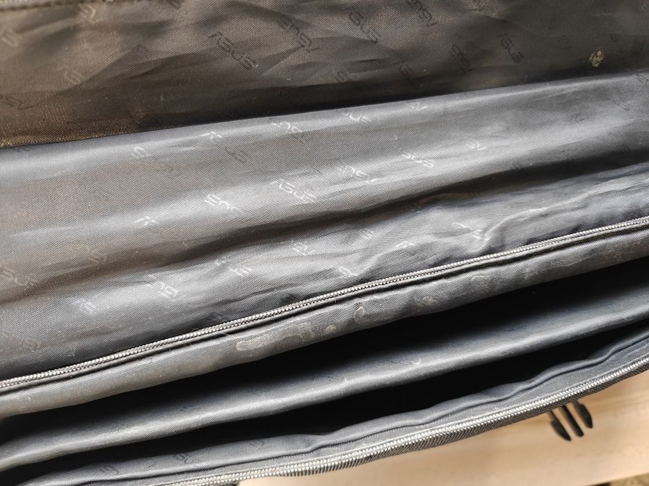 Сумки для ноутбуків. Asus та Crumpler