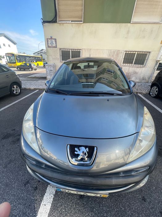 Peugeot 207 - ano de 2006