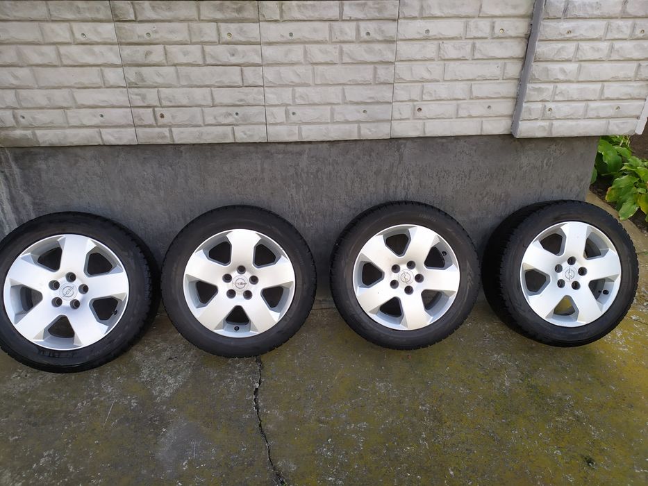 Комплект коліс R16 Opel 5х110 на зимовій гумі Nitto SN3