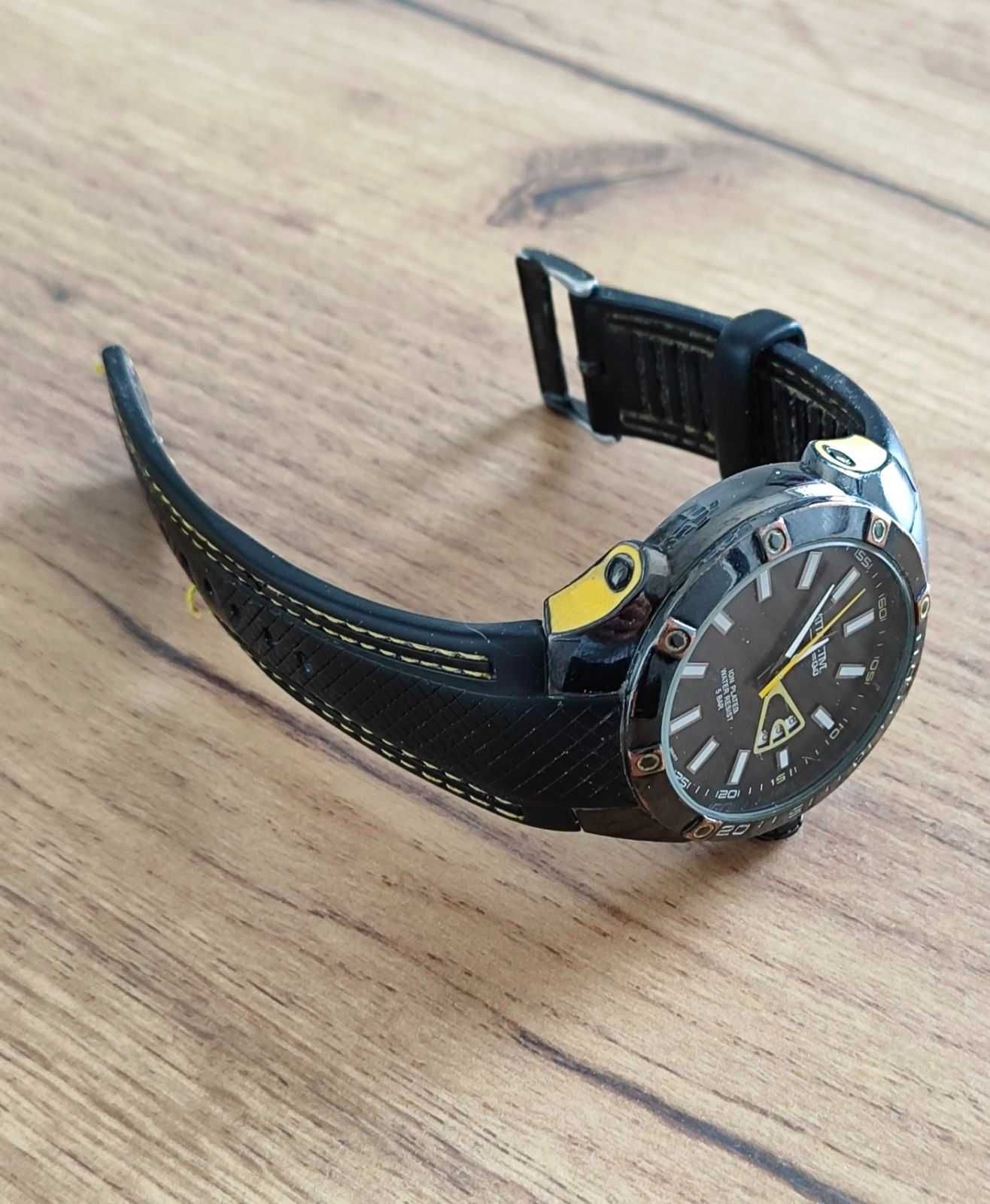 Zegarek Q&Q Attractive - DB24J512Y