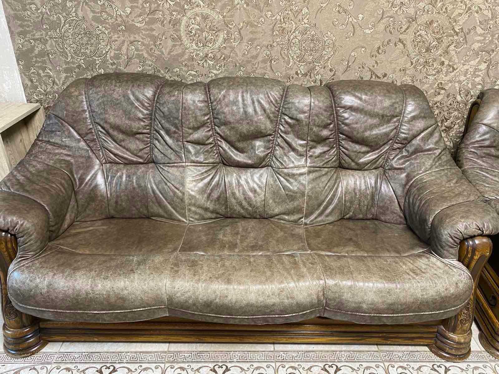 Продам шкіряний комплект в ідеальному стані