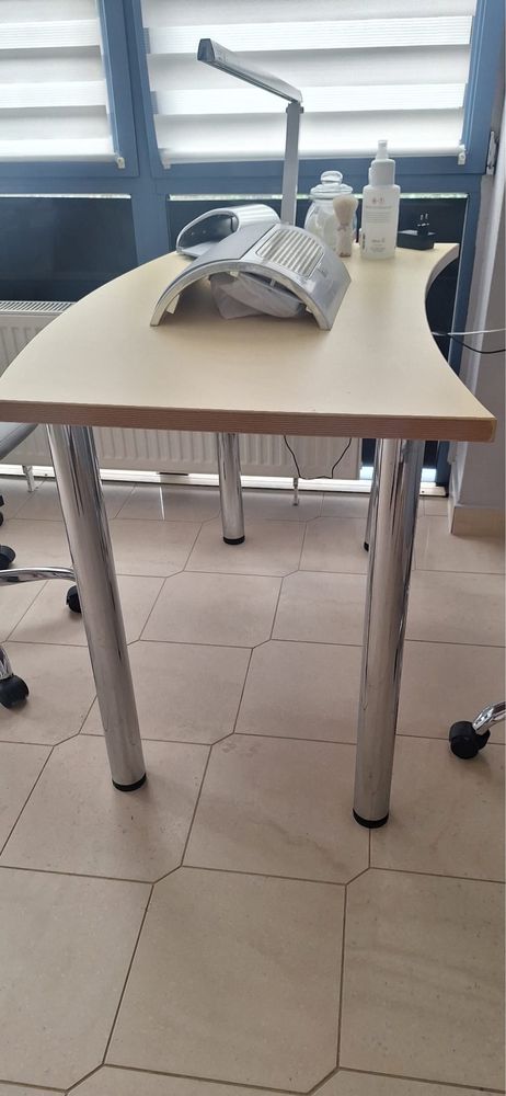 Stolik biurko dobry stan