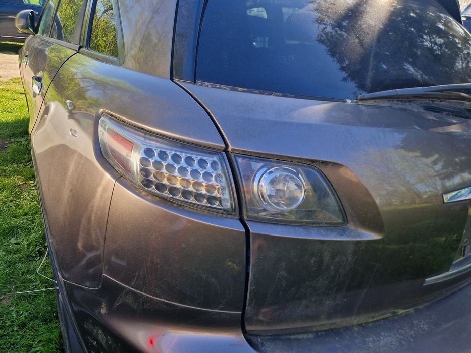 Lampa tyl lewa prawa biała  w budę led sprawne infiniti fx35