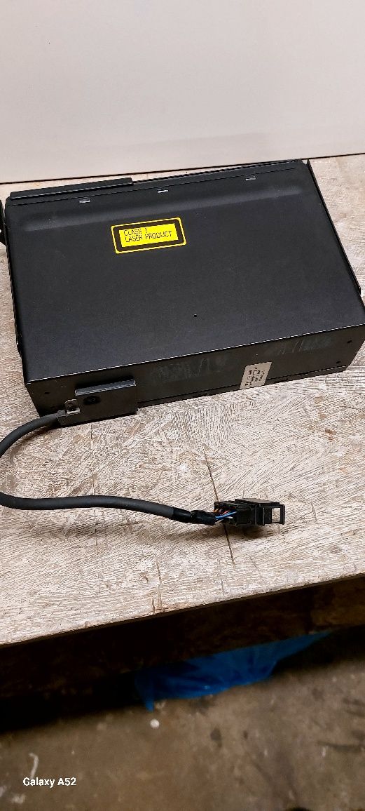 Radio z CD i zmieniarką na 6 płyt Vw passat b5