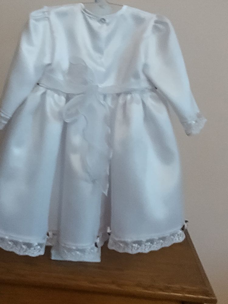Elegancka sukienka niemowlęca