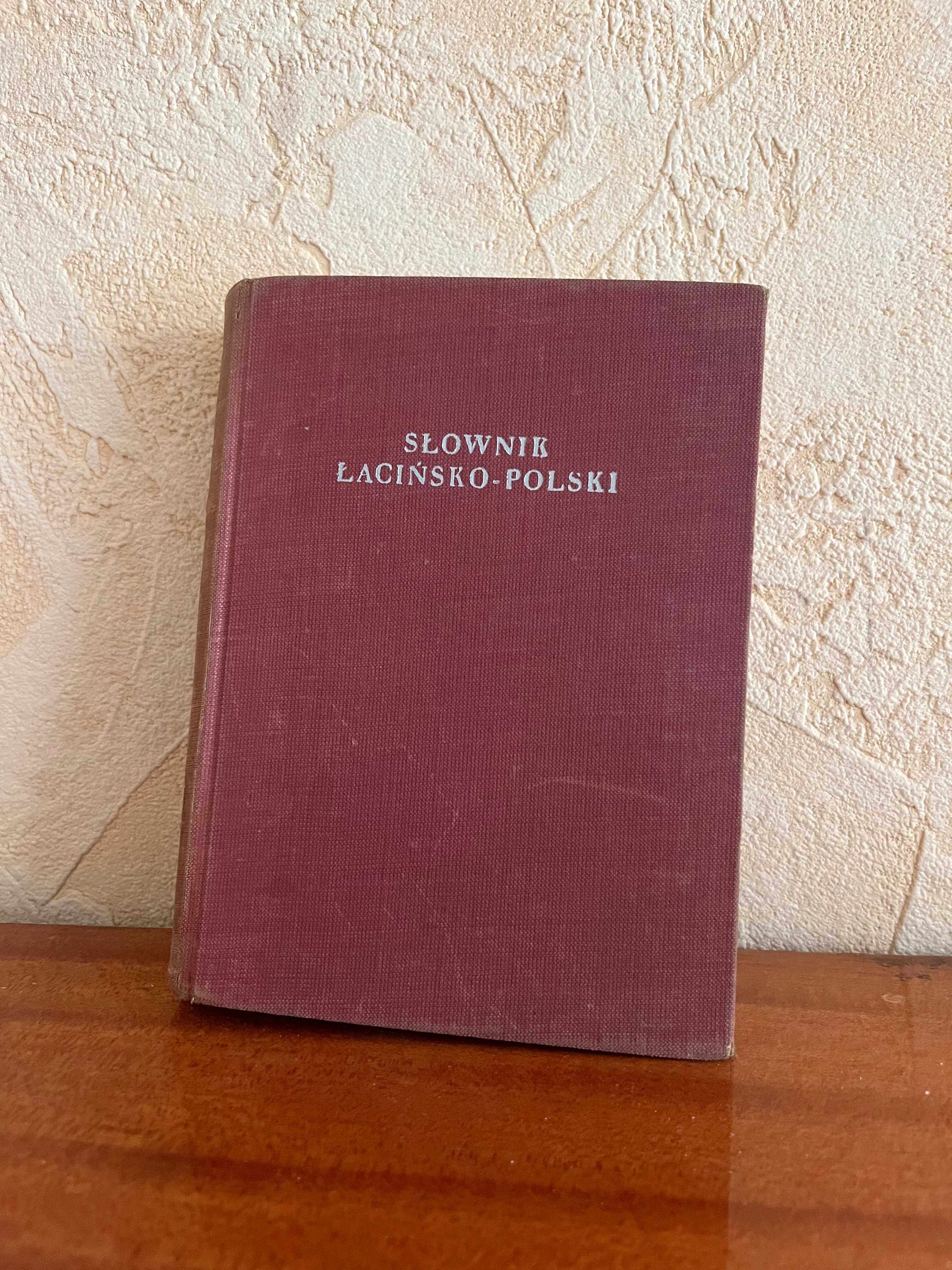 Słownik łacińsko-polski (1957 rok)