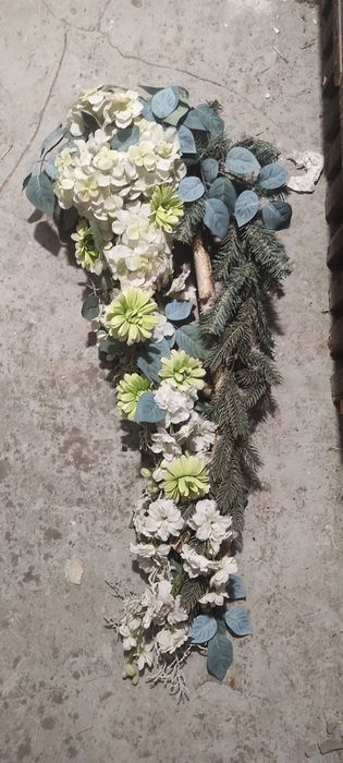 Duży stroik na cmentarz