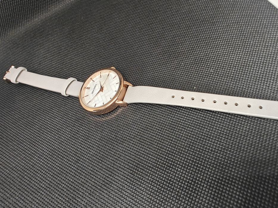 Relógio Sekonda Feminino – Design Elegante e Clássico