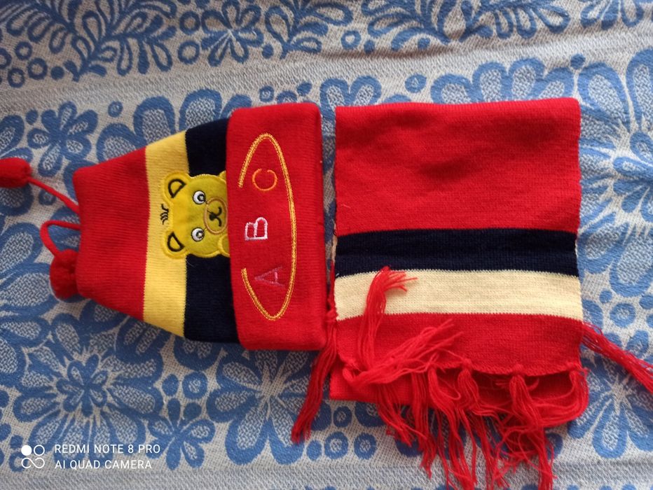 Продам зимові ,демисезонні (весняні -осінні)шапочки для дівчаток