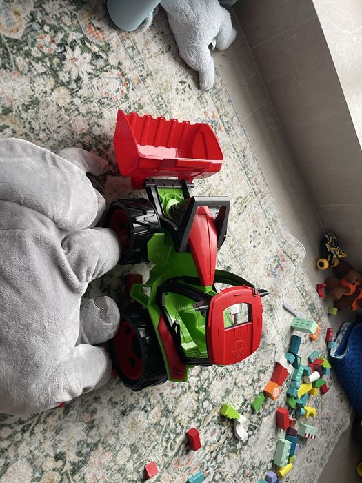 Дитячі ікрашки ,кухня ,стол та стільці з Ікеа