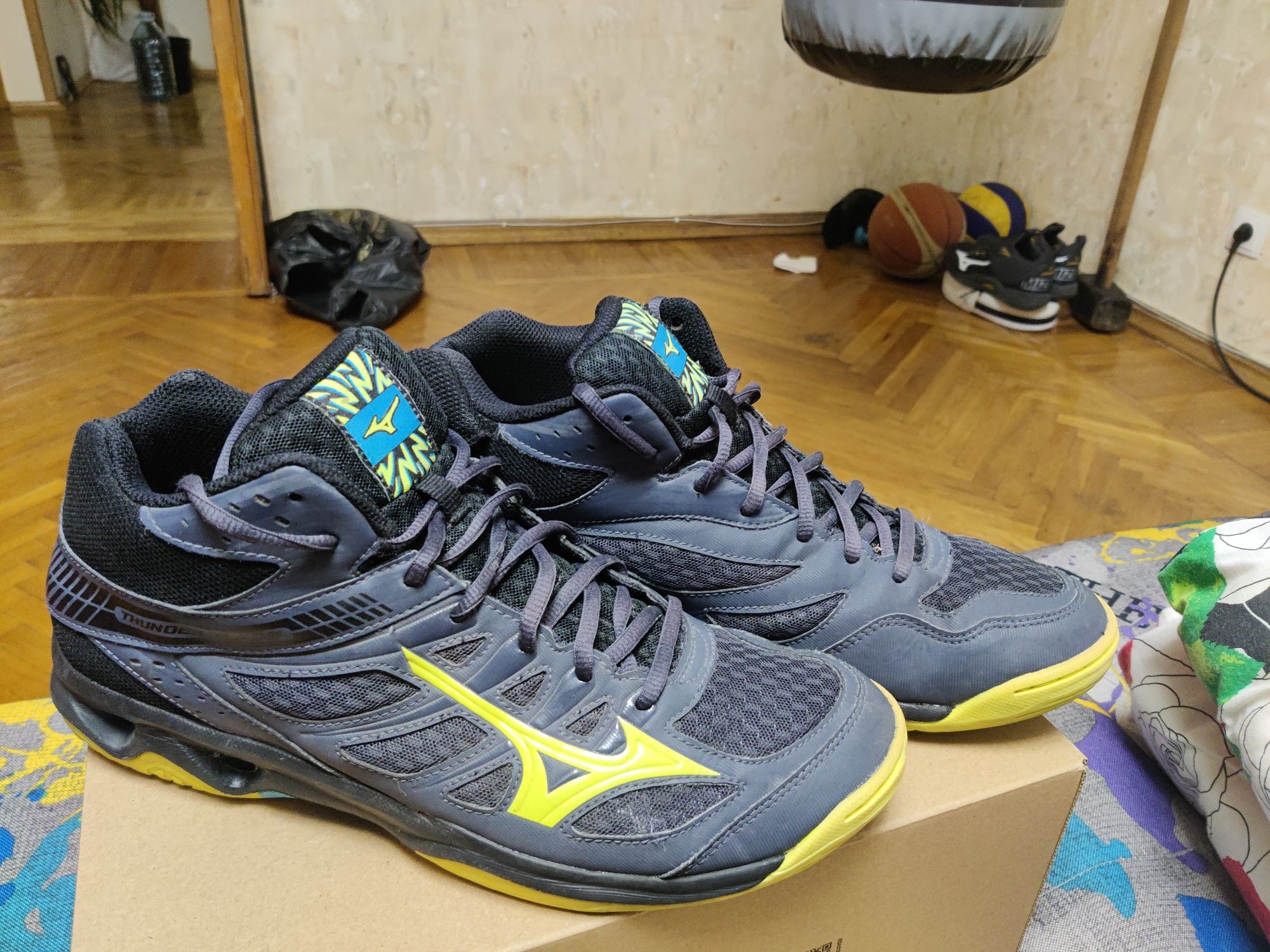 Mizuno Thunder Blade Mid