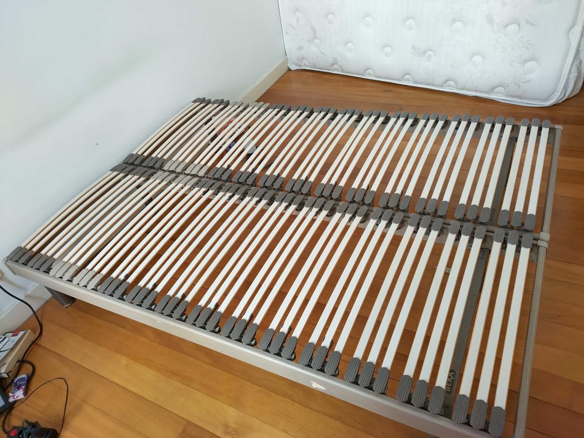 Cama, deck de ripas e Colchão Molaflex com novo