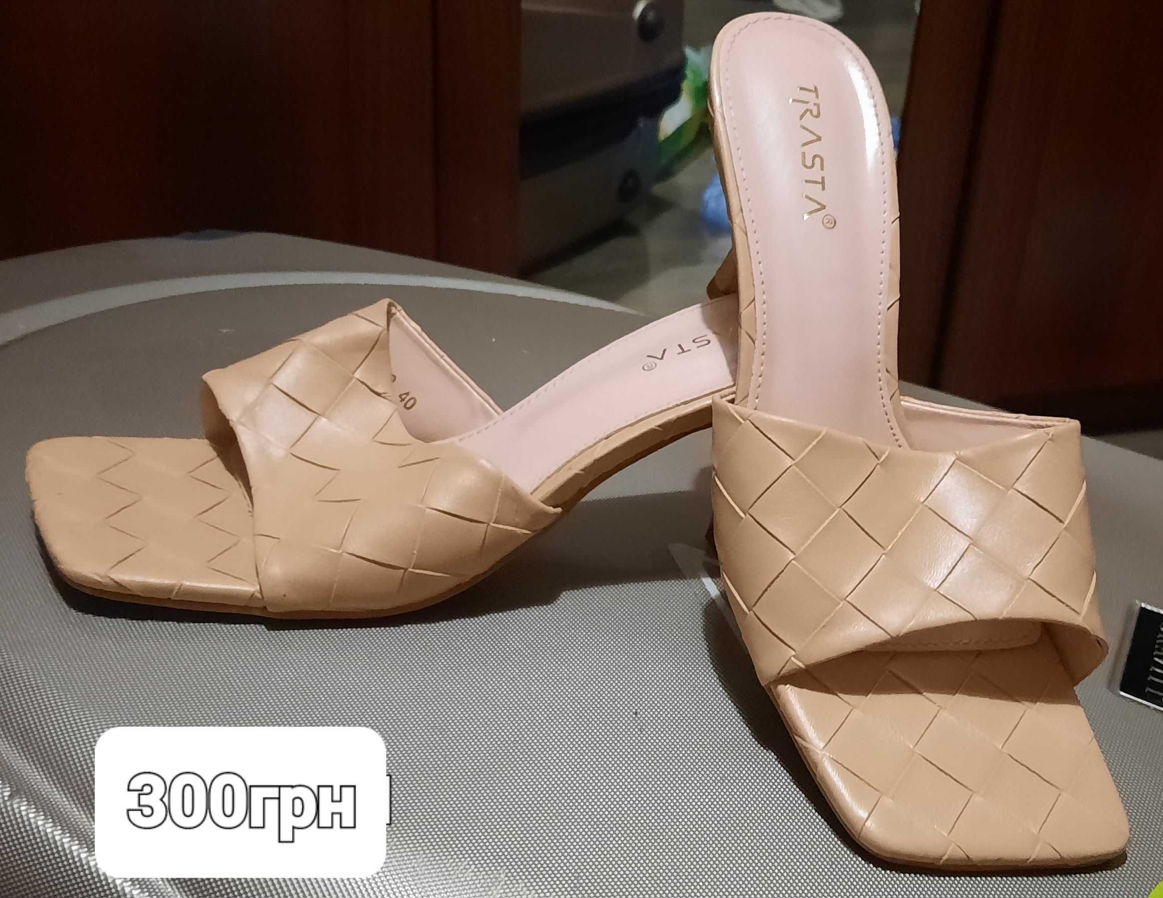Шлепки женские на каблуку