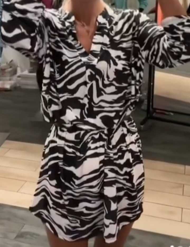 Sukienka zebra z paskiem