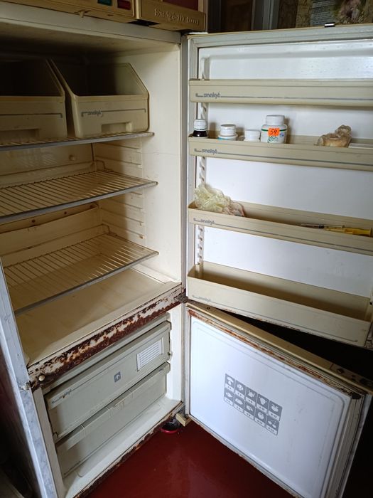 Продам старий холодильник Snaige-117