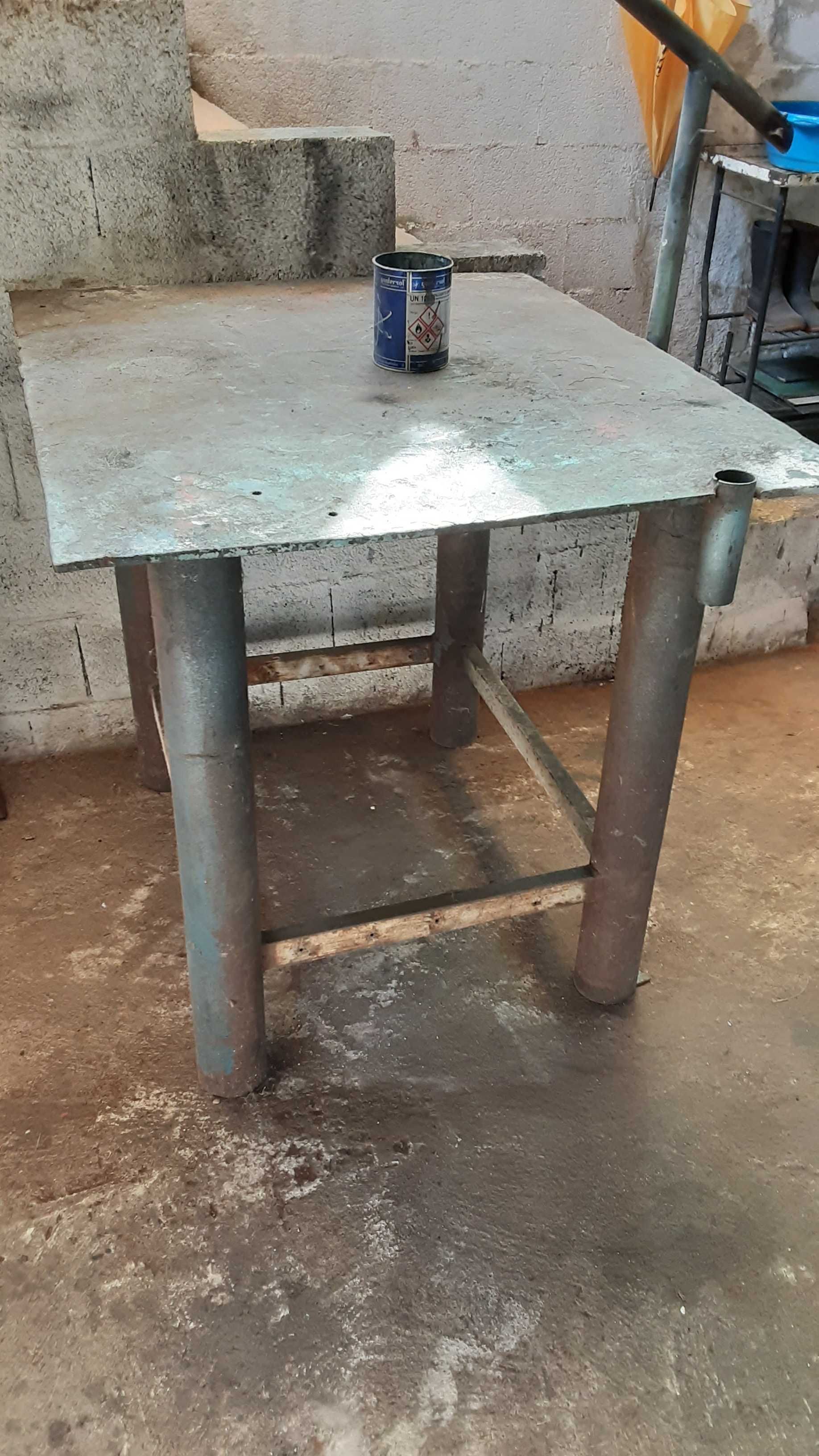 Mesa de soldadura em ferro