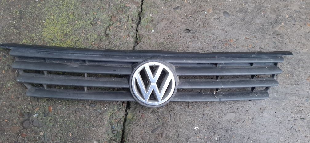 Решітка радіатора VW POLO 6N1 1997