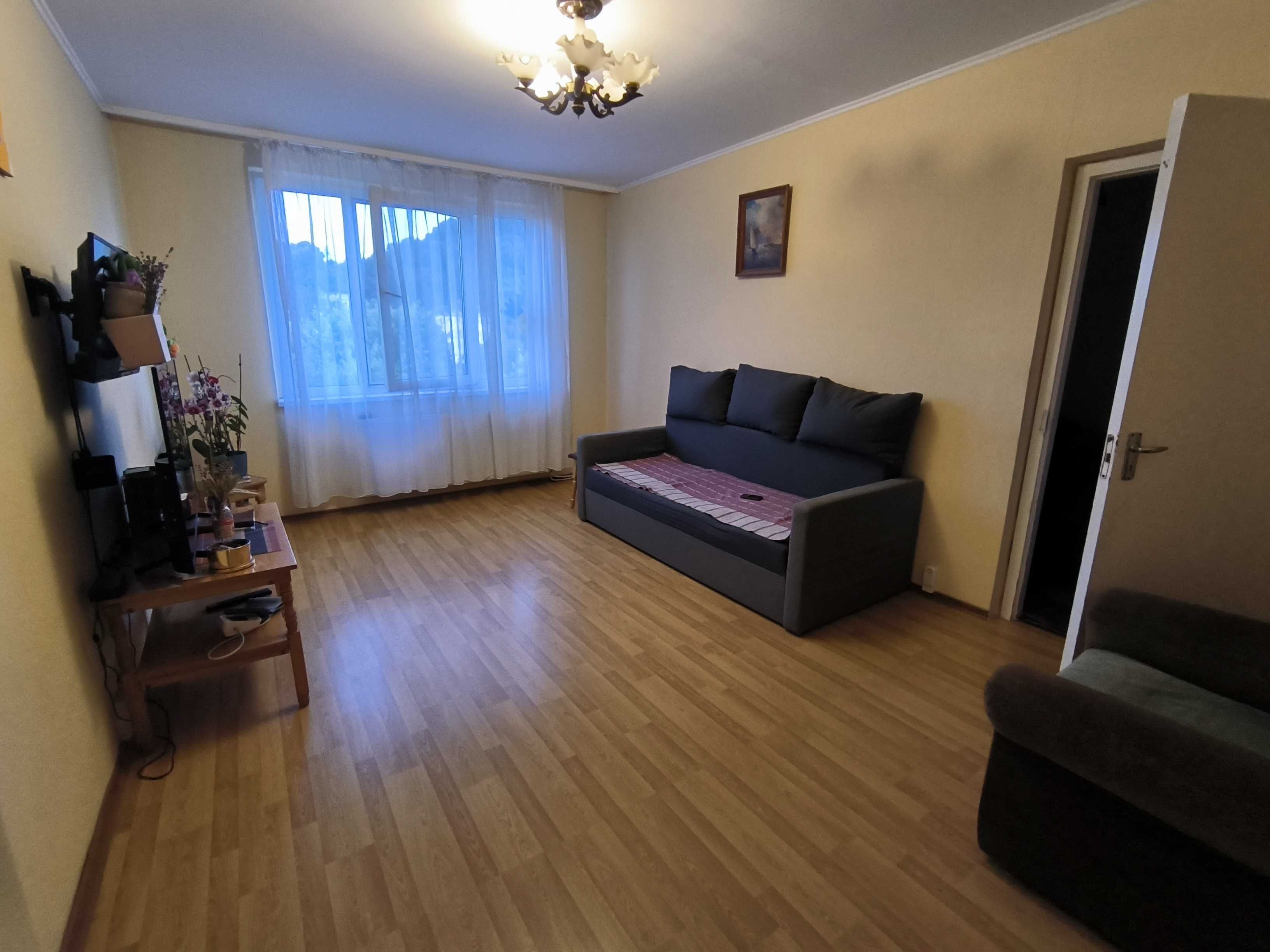 Здам 4-кімнатну квартиру в довгострокову оренду