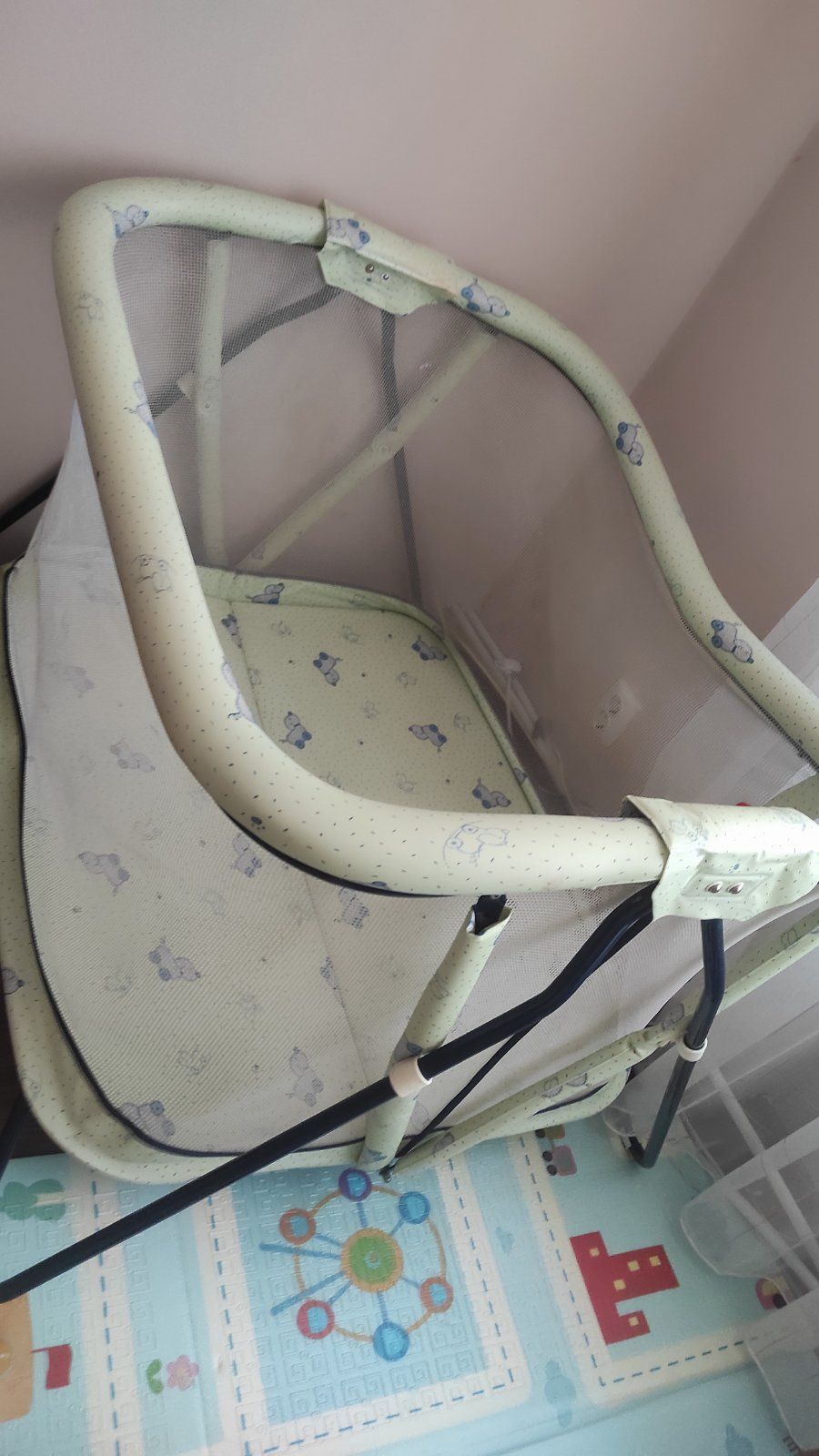 Продам манеж в хорошому стані