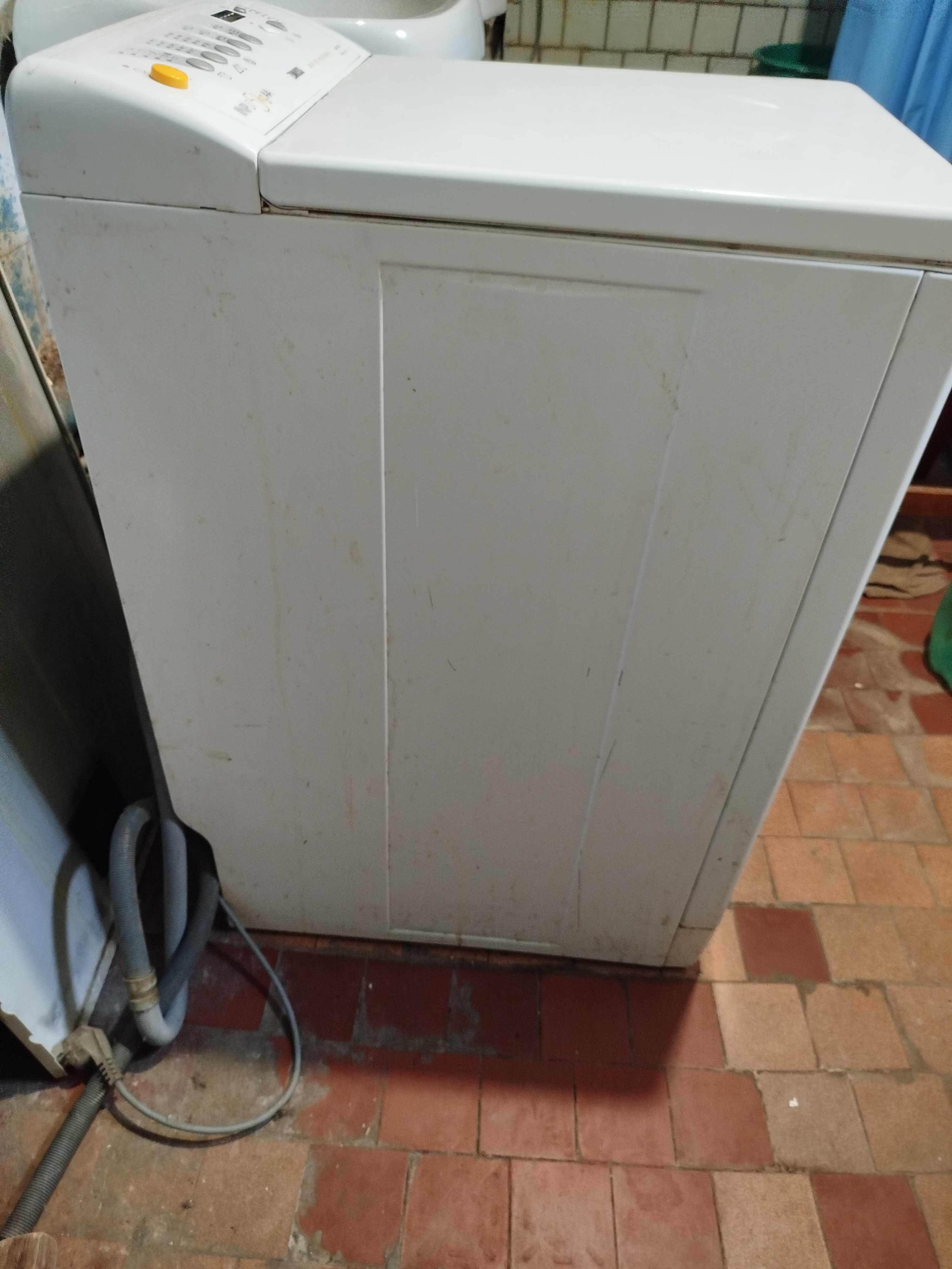Стиральная машина Zanussi ZWT5105 (на запчасти)