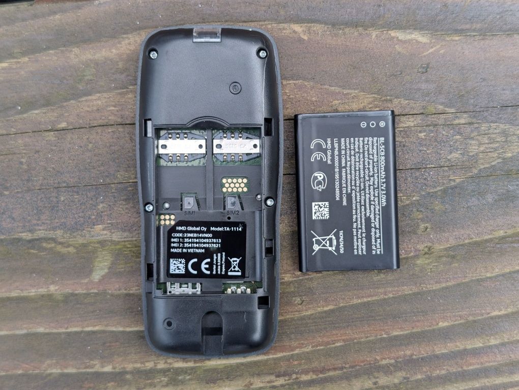 Легендарна Nokia 106 — простий телефон на кожен день