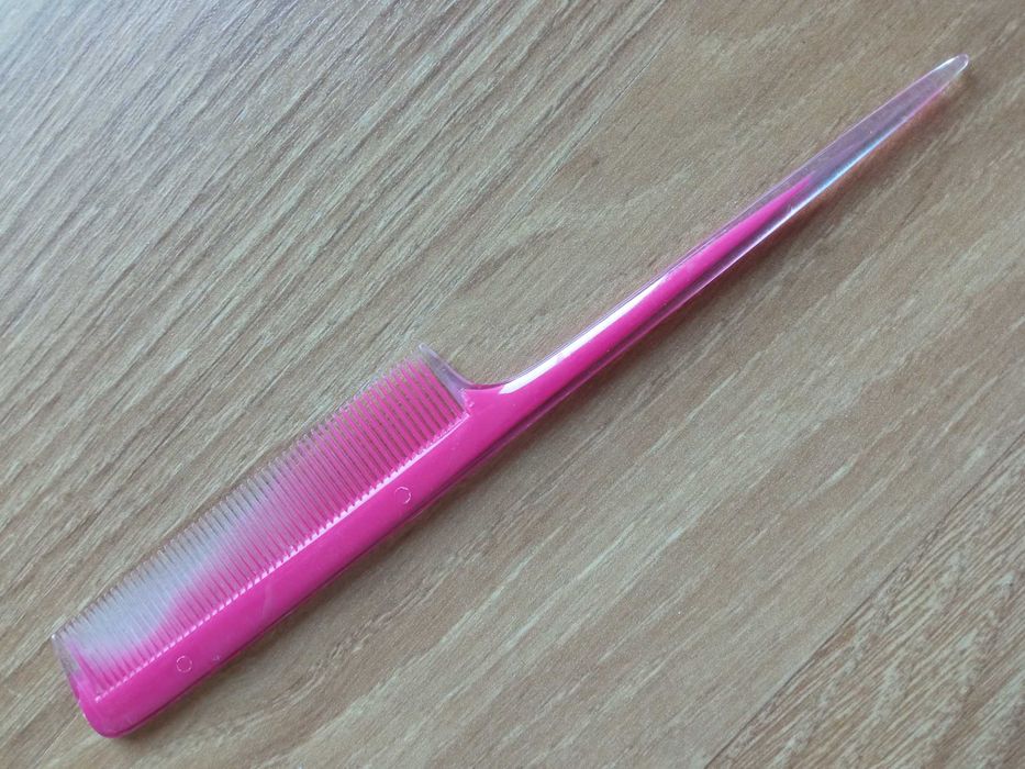 Grzebień do włosów szpikulec różowy 21 x 2,5 cm